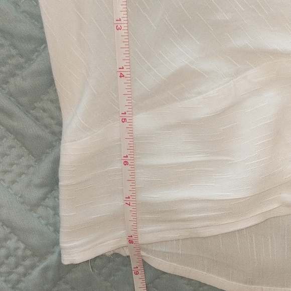 BCBGeneration White Button Up Tie Front Crop Top - Picture 8 of 10